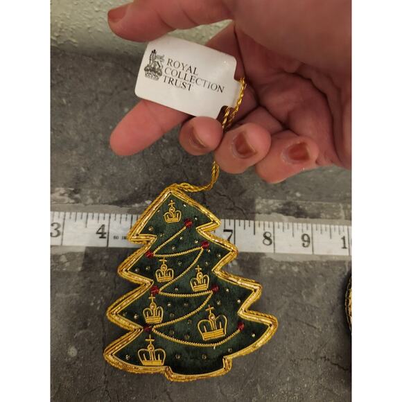 Royal Collection Trust Ornament Christmas Tea Cup Tree & Chair Gold Embroidered - Picture 6 of 12